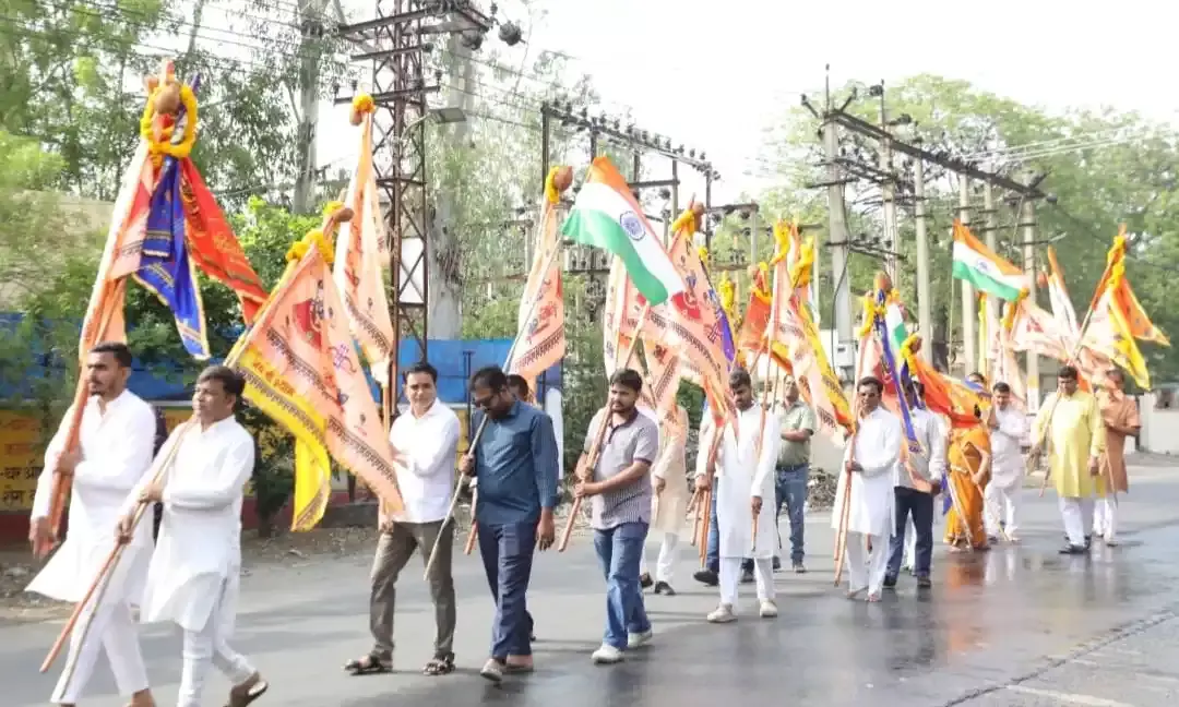 निशान यात्रा में उमड़े भक्त,गूंजे श्याम बाबा के जयकारे, राष्ट्रभक्ति का दिखाया जज्बा*