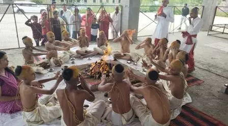 कल्लाजी वेद विद्यालय के नव प्रवेशी 41 बटुकों का उपनयन संस्कार समारोह आयोजित कल्लाजी वेद विद्यालय के नव प्रवेशी 41 बटुकों का उपनयन संस्कार समारोह आयोजित