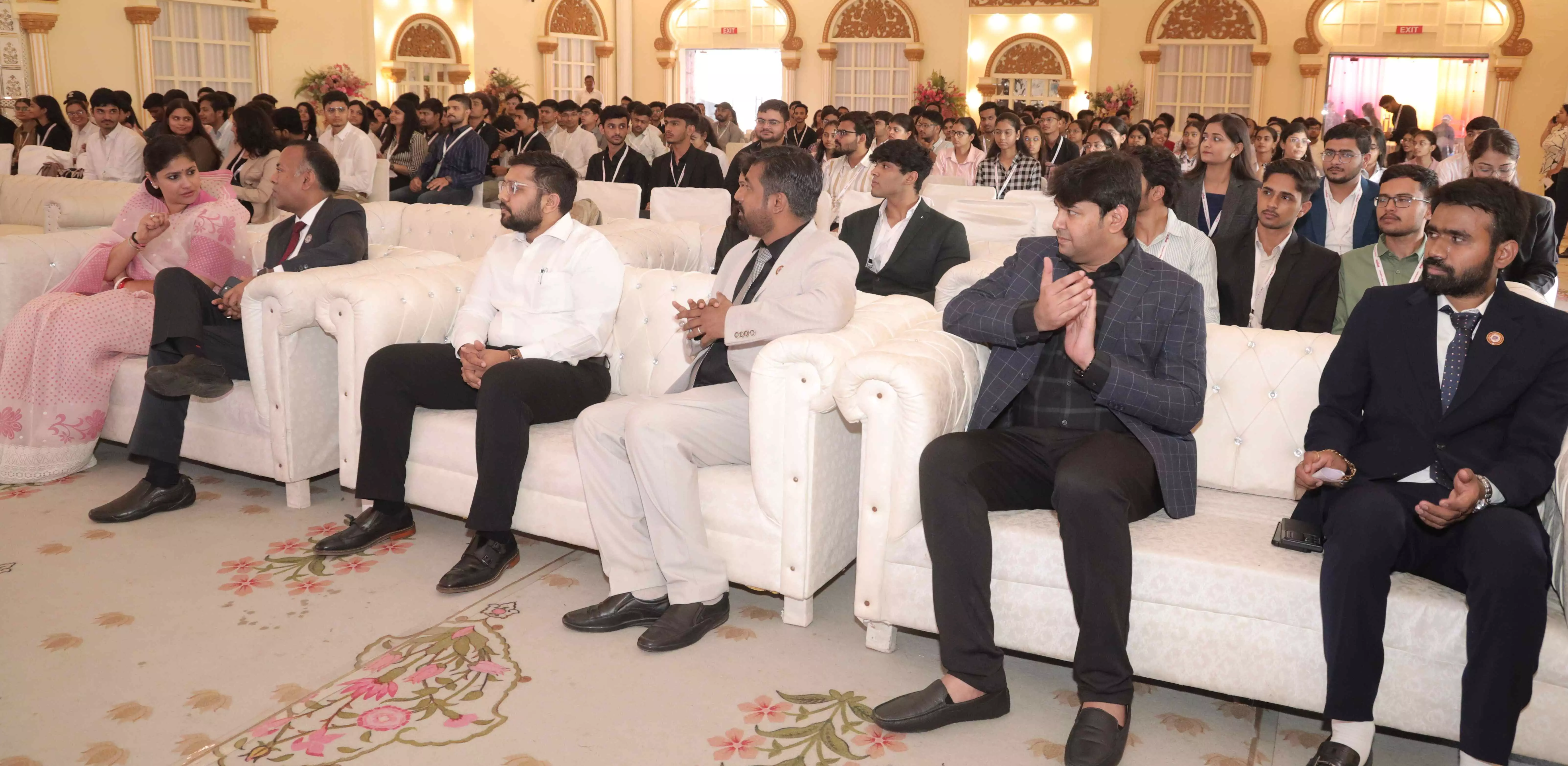 मेगा कॉन्फ्रेंस में सीए विद्यार्थियों को मिली प्रेरणा, तकनीकी ज्ञान और करियर की नई दिशा मेगा कॉन्फ्रेंस में सीए विद्यार्थियों को मिली प्रेरणा, तकनीकी ज्ञान और करियर की नई दिशा