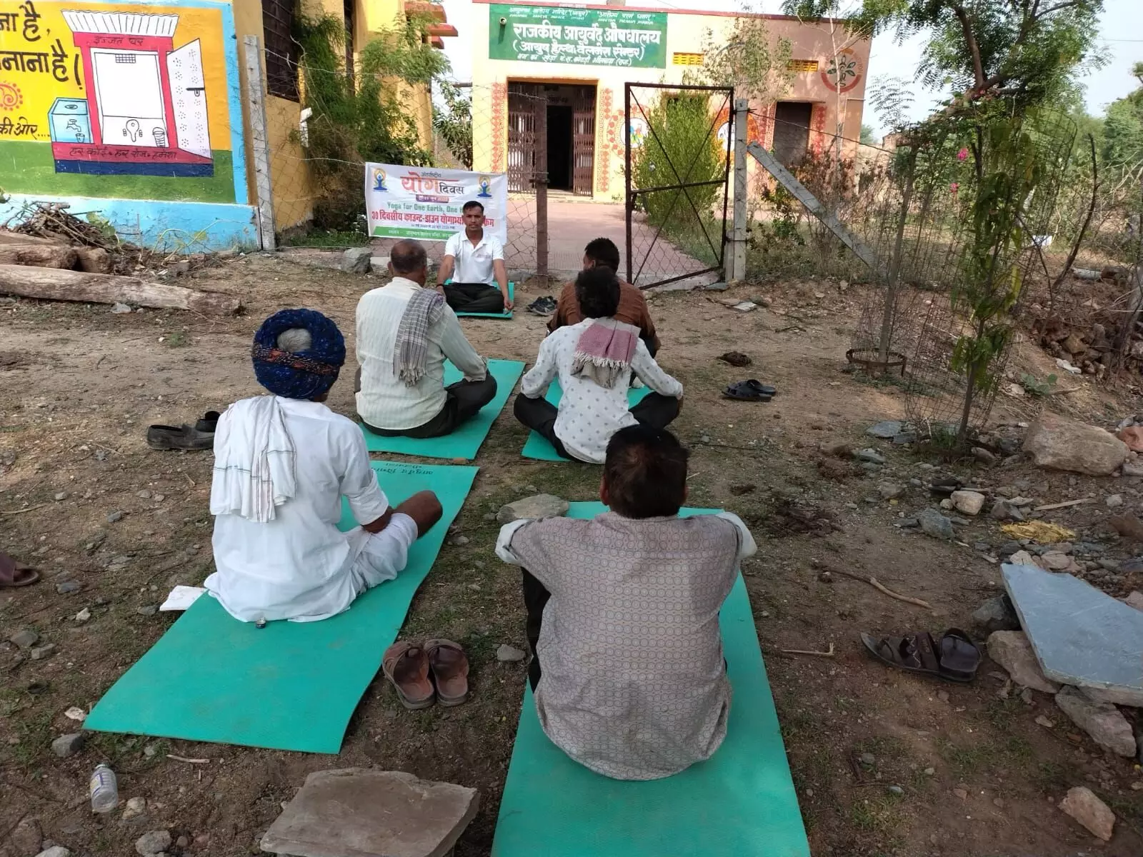 आकोला में अंतर्राष्ट्रीय योग दिवस की तैयारी ज़ोरों पर आकोला में अंतर्राष्ट्रीय योग दिवस की तैयारी ज़ोरों पर