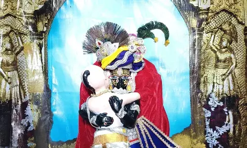 नौगांवा सांवरिया सेठ मंदिर में हुआ दिव्य "सुदामा मिलन" श्रृंगार, दर्शन को उमड़े भक्त