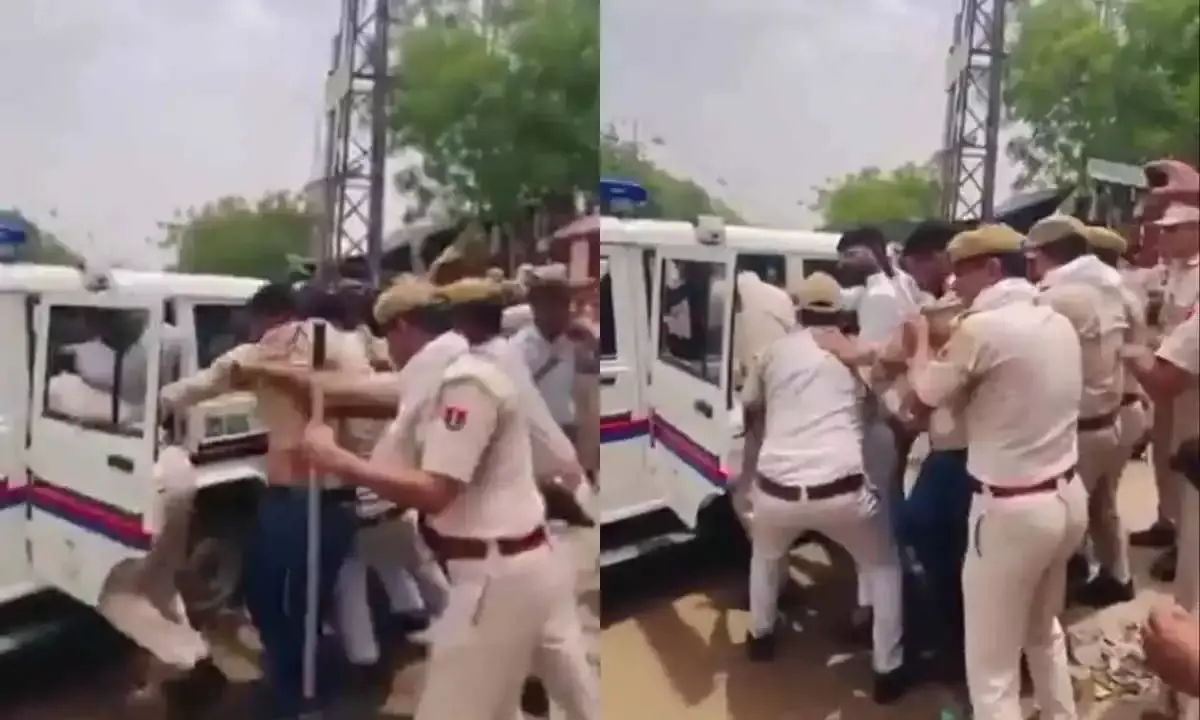 चूरू में यूथ कांग्रेस के कार्यकर्ताओं पर लाठीचार्ज, चूड़ियां दिखाकर कर रहे थे विरोध-प्रदर्शन