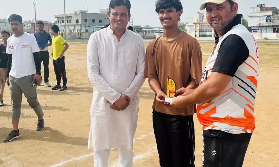 मांडल में माहेश्वरी क्रिकेट प्रतियोगिता: यंग इलेवन और नई नगरी रॉयल फाइनल में