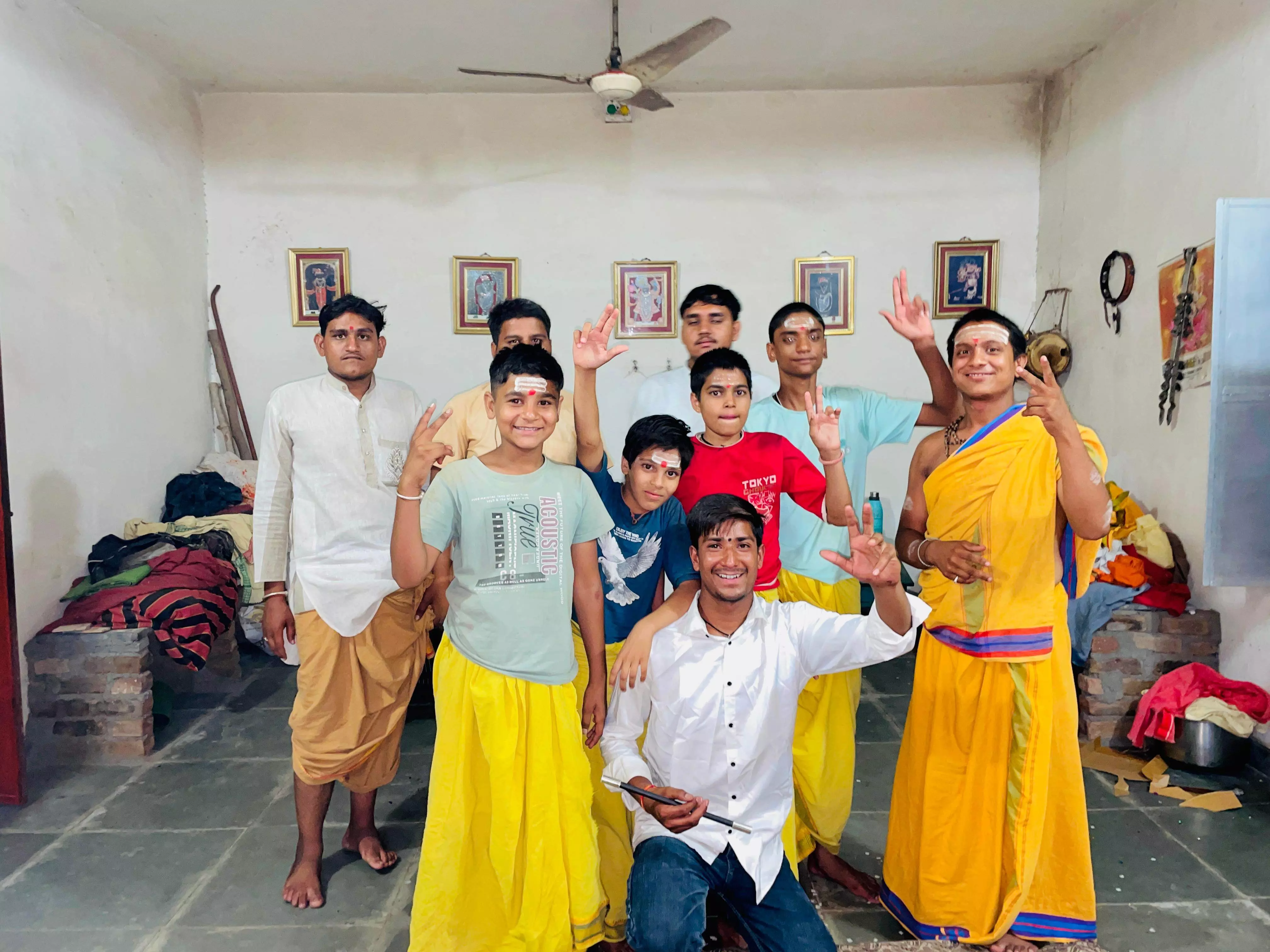 जादूई मनोरंजन के साथ महामाया वेद विद्या शिवर का हुआ समापन जादूई मनोरंजन के साथ महामाया वेद विद्या शिवर का हुआ समापन