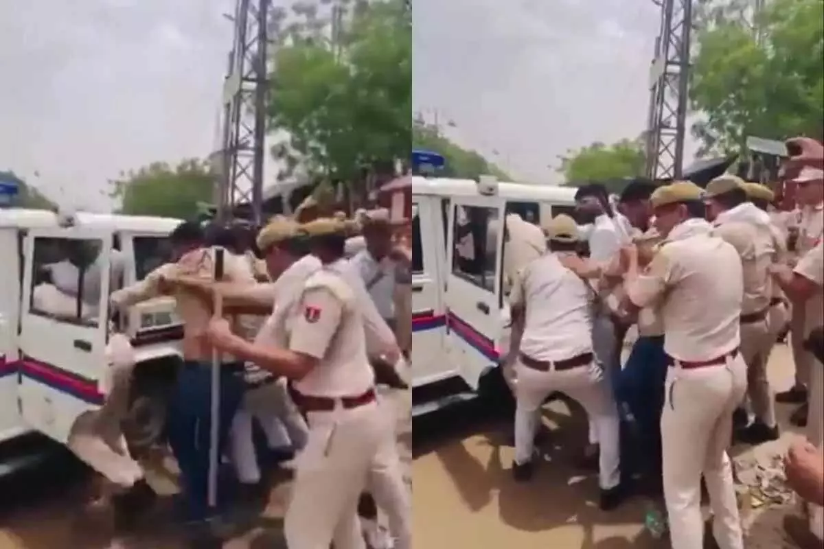 चूरू में यूथ कांग्रेस के कार्यकर्ताओं पर लाठीचार्ज, चूड़ियां दिखाकर कर रहे थे विरोध-प्रदर्शन चूरू में यूथ कांग्रेस के कार्यकर्ताओं पर लाठीचार्ज, चूड़ियां दिखाकर कर रहे थे विरोध-प्रदर्शन