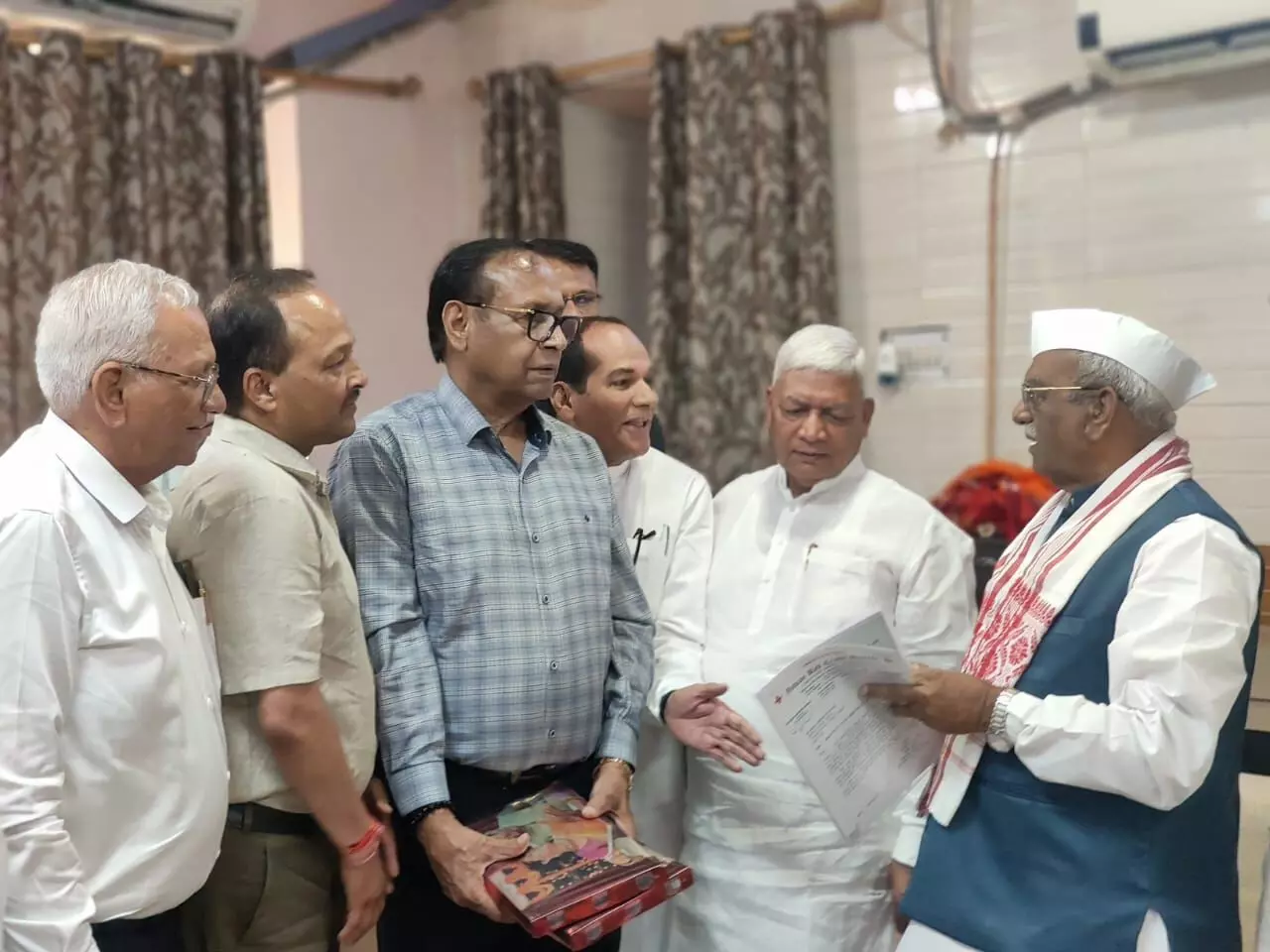 सेवा कार्यो को जन जन तक पहूचाये रेडक्रास - राज्यपाल बागड़े सेवा कार्यो को जन जन तक पहूचाये रेडक्रास - राज्यपाल बागड़े