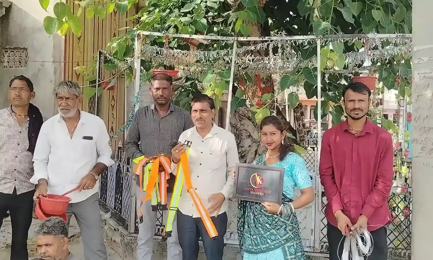 गौ माता और पक्षियों के लिए सेवा कार्यों की मिसाल बनी भीटा ग्राम पंचायत