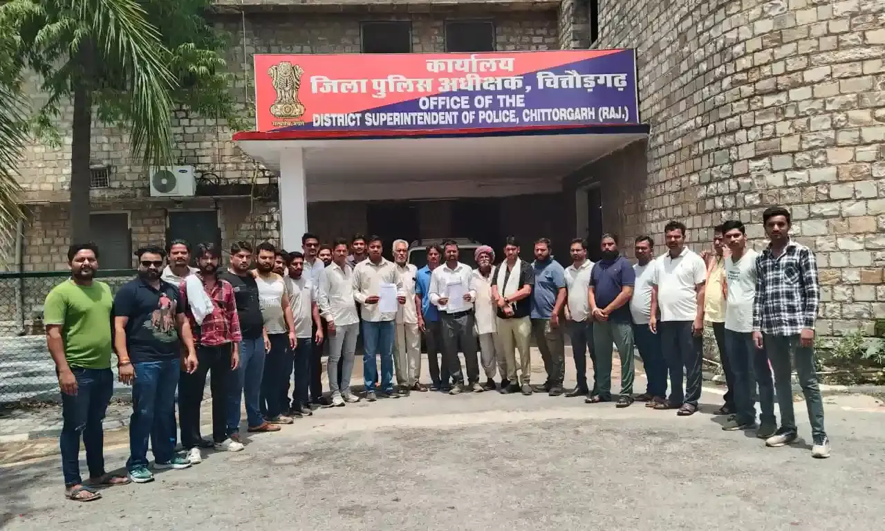 धोबी समाज विकास समिति ने सौंपा ज्ञापन, निष्पक्ष जांच की मांग