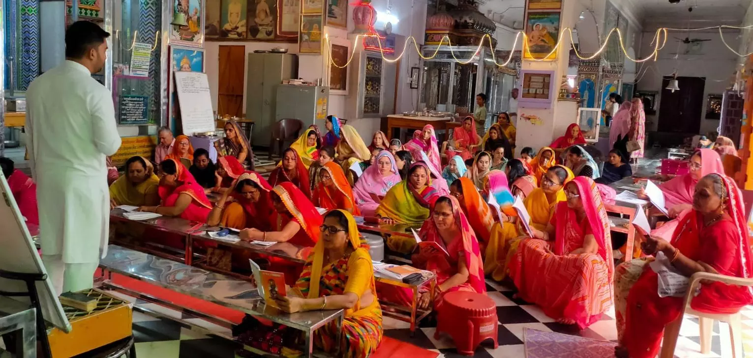 बच्चों व बड़ों में आत्मदर्शन का मार्ग बताते संस्कार शिविर : सम्राट शास्त्री