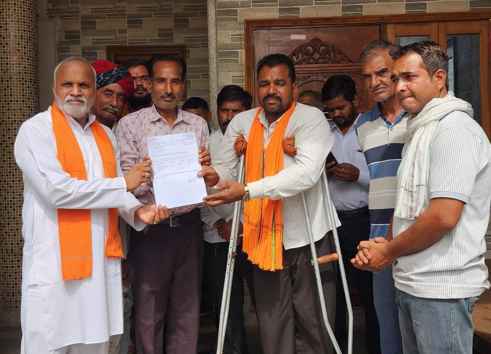 दिव्यांग गौरी शंकर वैष्णव को विधायक पीतलिया ने दी स्कूटी, जताया आभार दिव्यांग गौरी शंकर वैष्णव को विधायक पीतलिया ने दी स्कूटी, जताया आभार