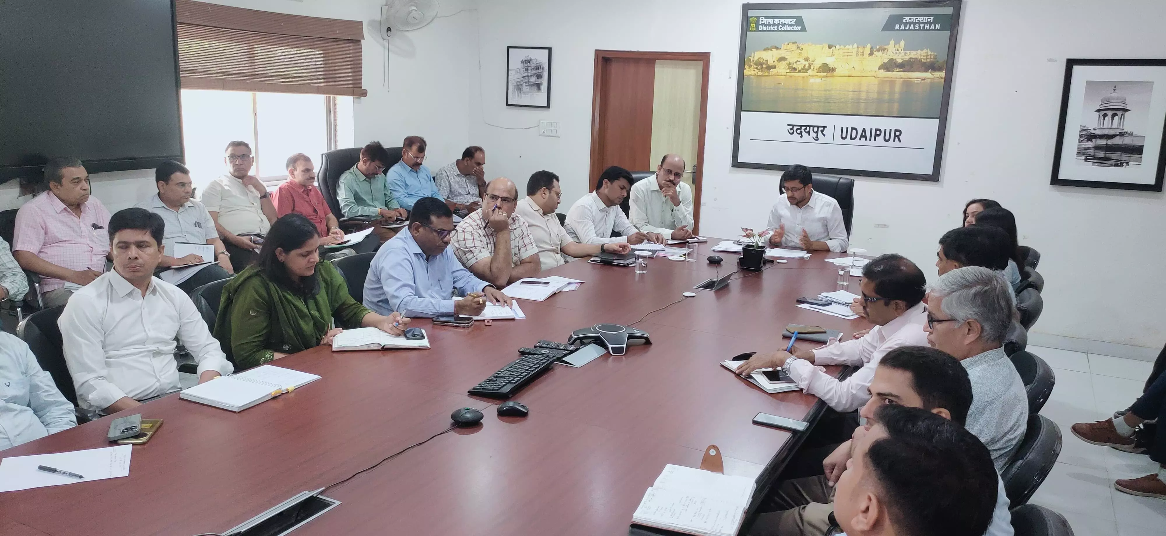 जल संरक्षण सरकार की प्राथमिकता, जनभागीदारी से बनाएं अभियान को सफल - जिला कलक्टर जल संरक्षण सरकार की प्राथमिकता, जनभागीदारी से बनाएं अभियान को सफल - जिला कलक्टर