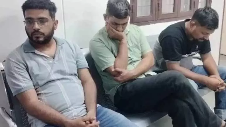 150 करोड़ का लेनदेन, 30 वेबसाइटें, राजस्थान में ऑनलाइन सट्टेबाजी गिरोह का भंडाफोड़; 3 इंजीनियर गिरफ्तार 150 करोड़ का लेनदेन, 30 वेबसाइटें, राजस्थान में ऑनलाइन सट्टेबाजी गिरोह का भंडाफोड़; 3 इंजीनियर गिरफ्तार