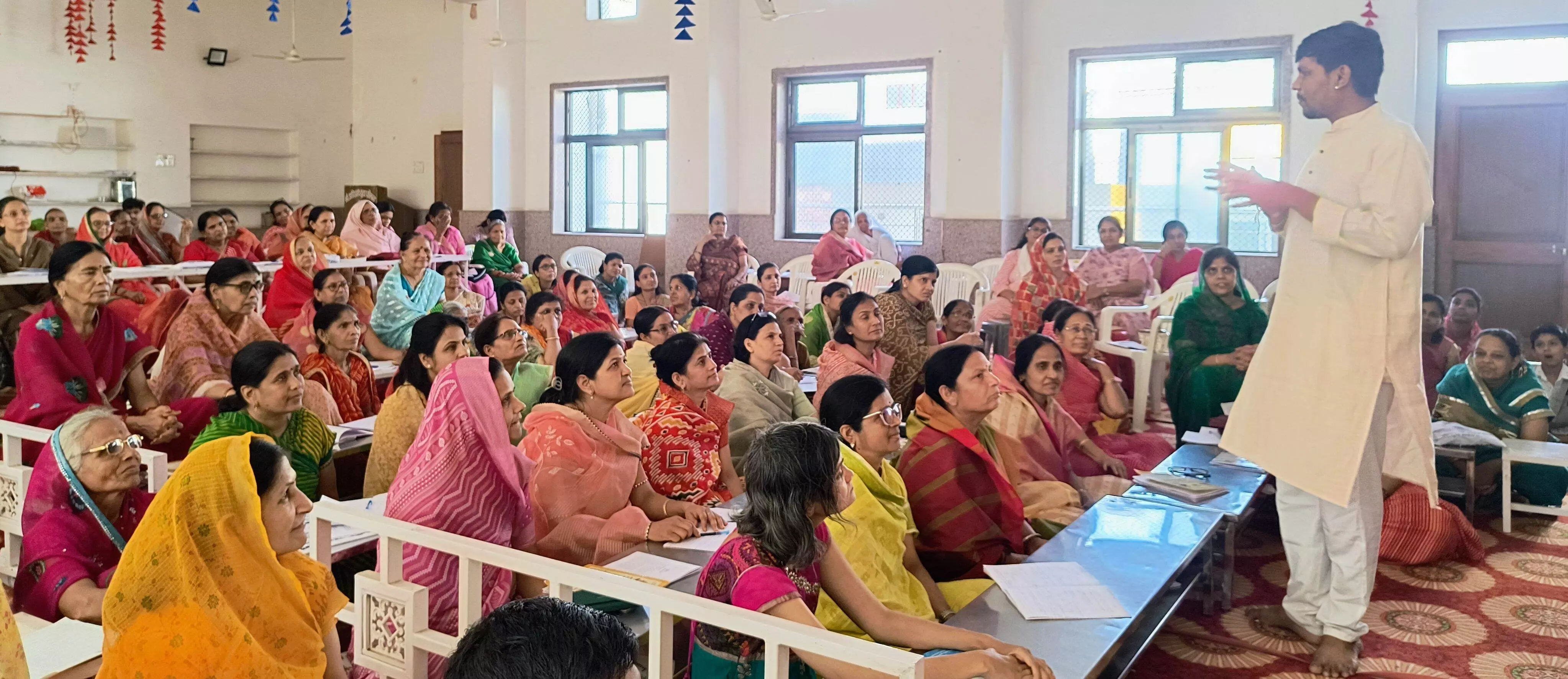 सम्यक् दर्शन ही मोक्ष मार्ग की प्रथम सीढी हैं : सम्राट शास्त्री सम्यक् दर्शन ही मोक्ष मार्ग की प्रथम सीढी हैं : सम्राट शास्त्री