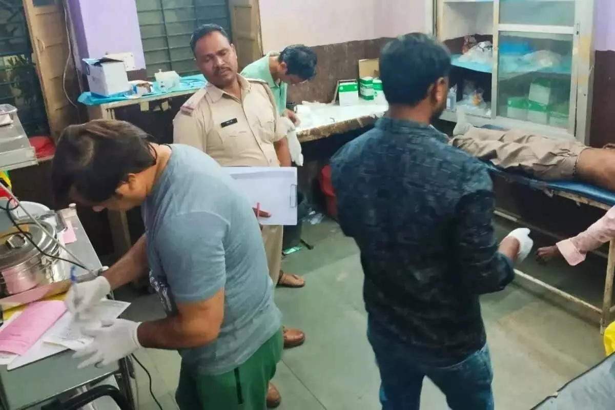 भैंस से टकराई तेज रफ्तार बाइक, एक युवक की मौत भैंस से टकराई तेज रफ्तार बाइक, एक युवक की मौत