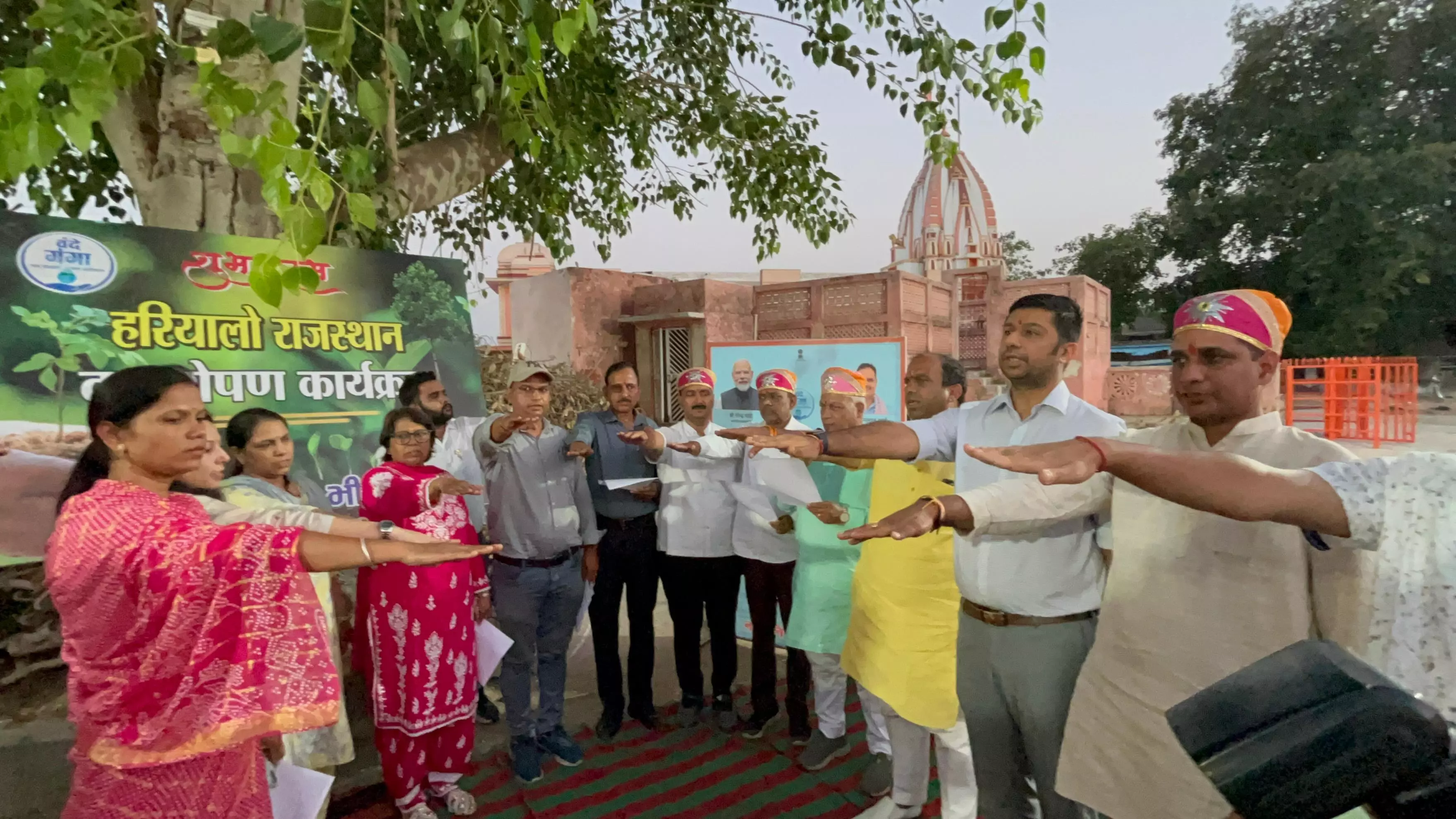 सांसद, जिला कलक्टर सहित जनप्रतिनिधियों और अधिकारियों ने पर्यावरण संरक्षण का दिया संदेश सांसद, जिला कलक्टर सहित जनप्रतिनिधियों और अधिकारियों ने पर्यावरण संरक्षण का दिया संदेश
