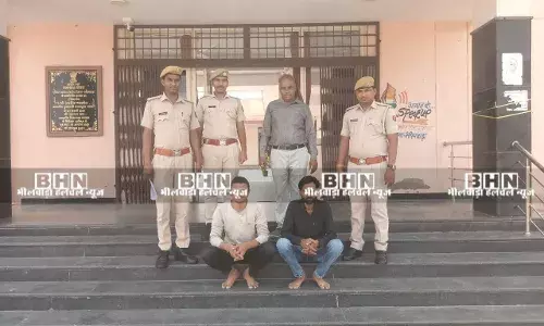 स्कूल में अध्‍याप‍िका से मारपीट के दो आरोपी गिरफ्तार