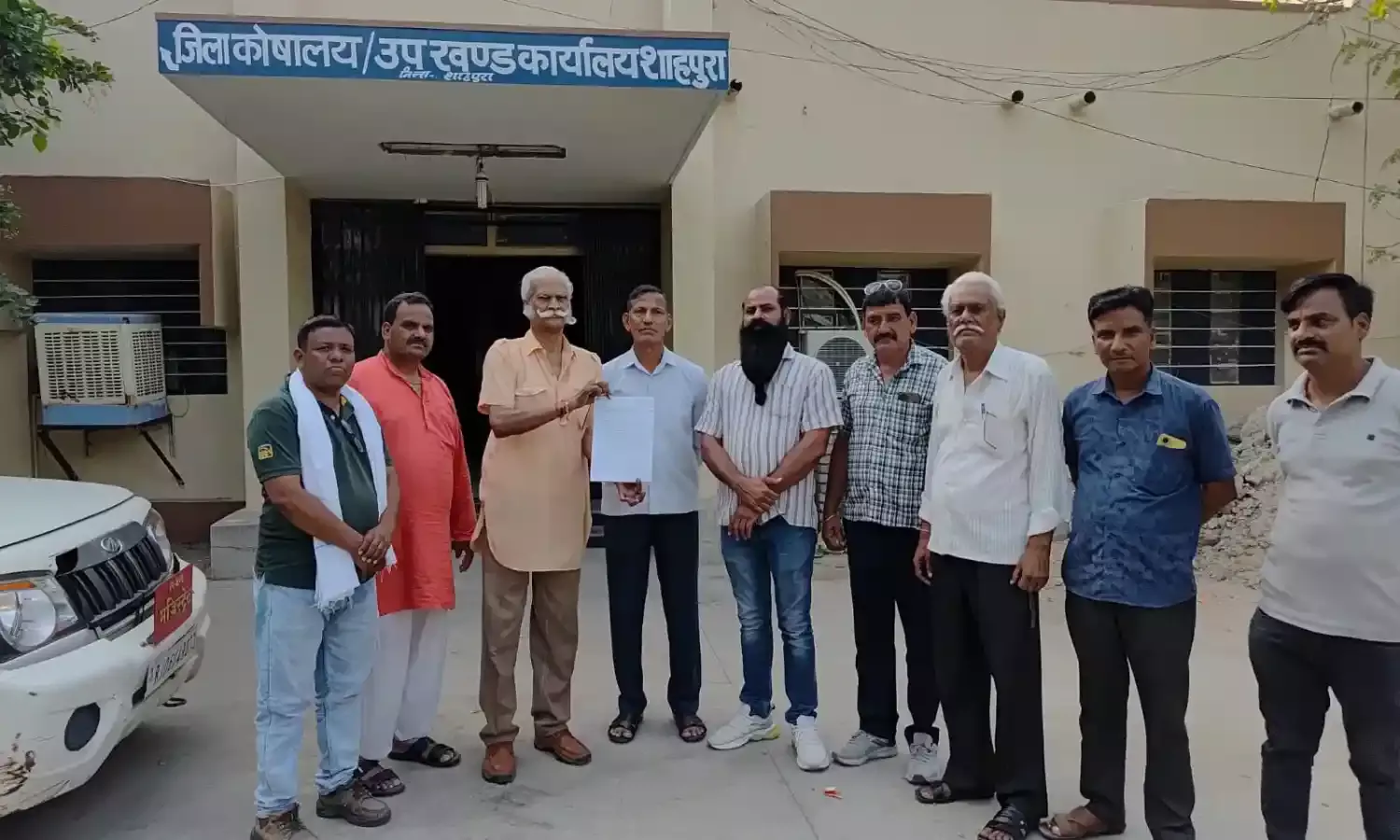 जनहित में बन रही टंकी के समर्थन में हस्ताक्षर अभियान एवं राष्ट्रपति के नाम ज्ञापन सौंपा