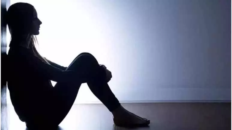 ब्लैकमेलिंग से परेशान कॉलेज छात्रा ने की आत्महत्या, बार-बार फोन करने वाले युवक के खिलाफ FIR दर्ज ब्लैकमेलिंग से परेशान कॉलेज छात्रा ने की आत्महत्या, बार-बार फोन करने वाले युवक के खिलाफ FIR दर्ज