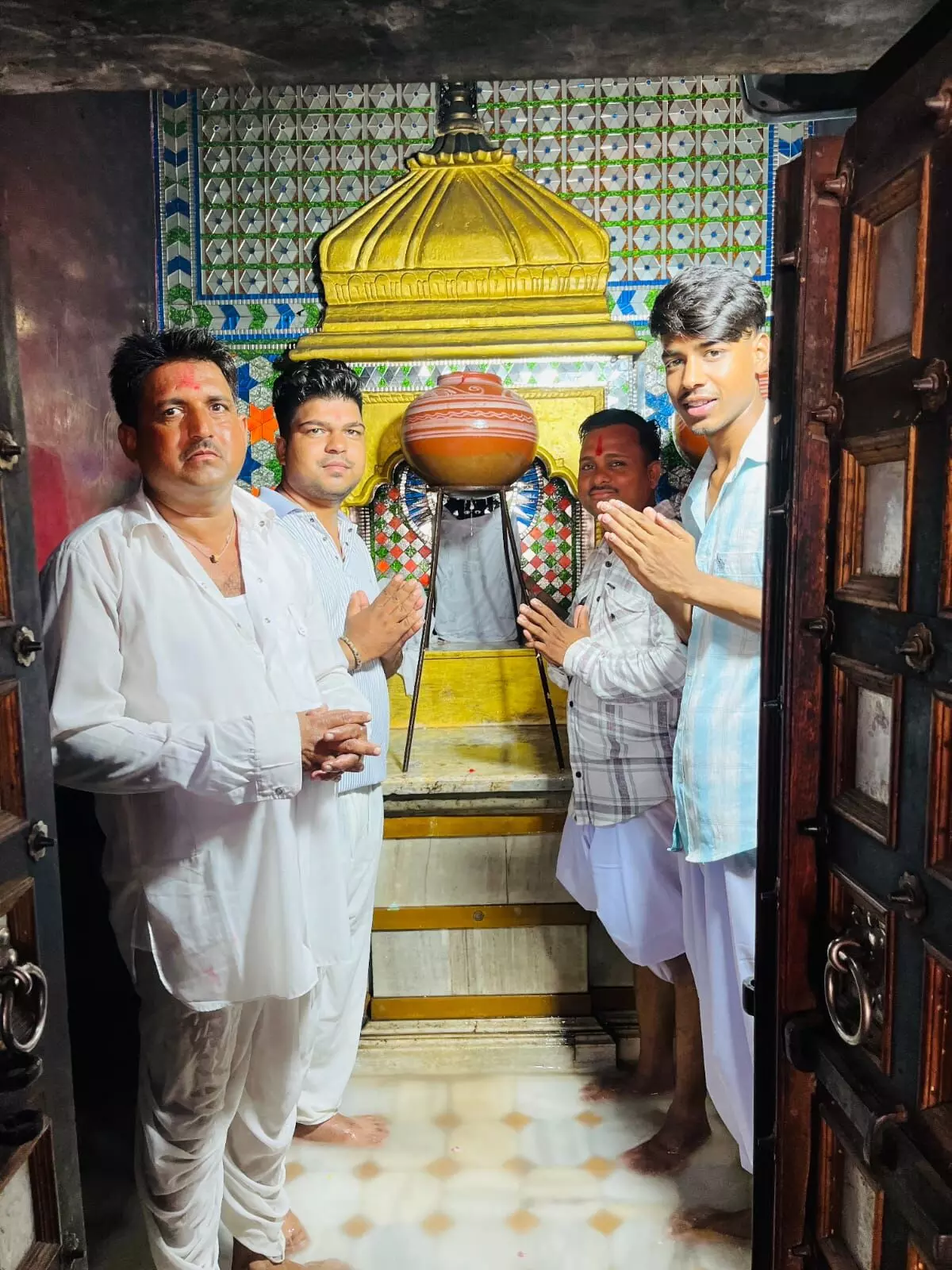 चारभुजानाथ नाथ का किया सहस्त्रधारा अभिषेक चारभुजानाथ नाथ का किया सहस्त्रधारा अभिषेक