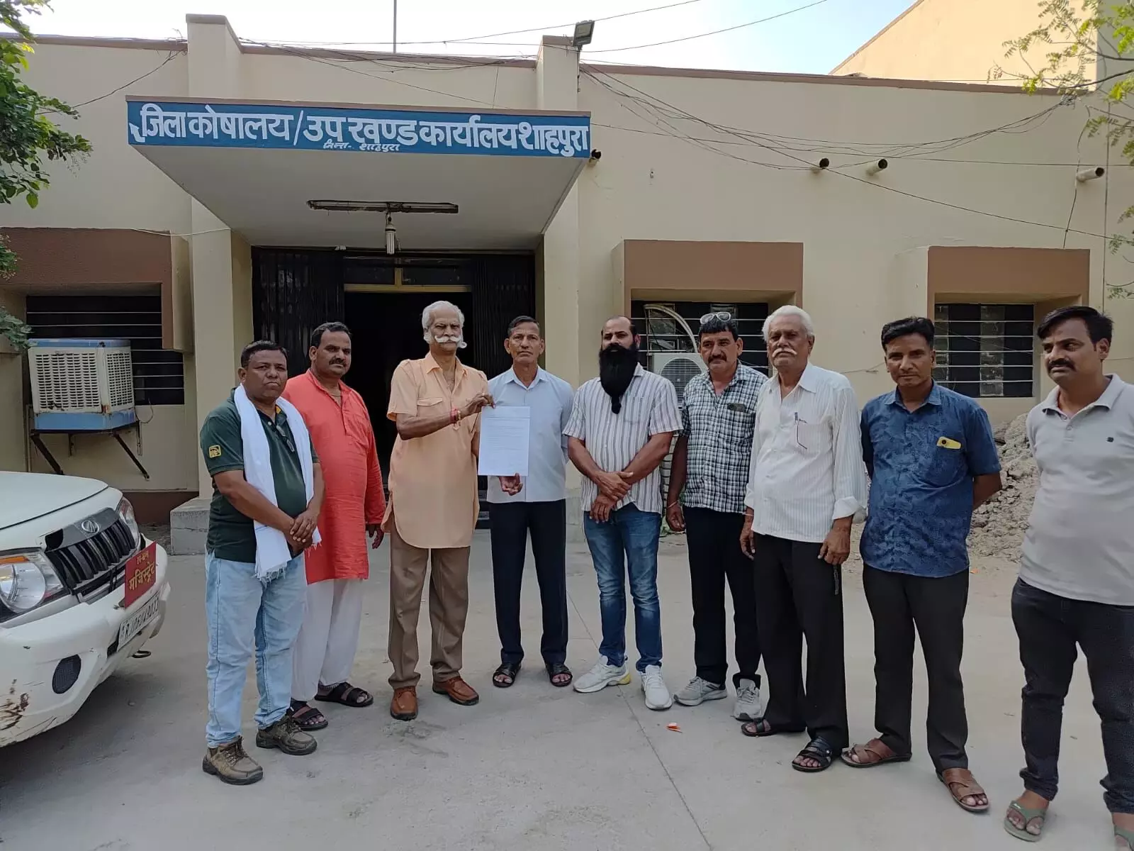 जनहित में बन रही टंकी के समर्थन में हस्ताक्षर अभियान एवं राष्ट्रपति के नाम ज्ञापन सौंपा जनहित में बन रही टंकी के समर्थन में हस्ताक्षर अभियान एवं राष्ट्रपति के नाम ज्ञापन सौंपा