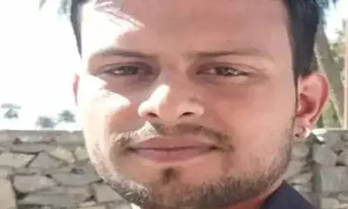 युवक ने पंखे से लटककर की आत्महत्या