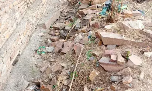 लाडपुरा में कचरे से अटी नहरें, 7 महीने बाद भी ना तो सफाई और ना विकास हुआ