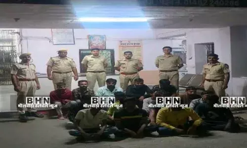 जंगल में जुआ खेलते 16 गिरफ्तार, 1 लाख 30 हजार रुपए और 16 मोबाइल बरामद