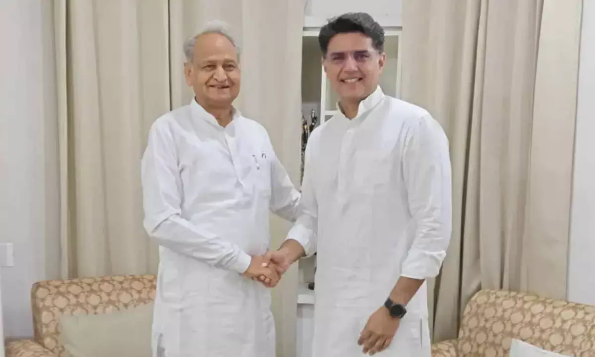 पहली बार अशोक गहलोत से मिलने घर पहुंचे सचिन पायलट, 2 घंटे चली मुलाकात