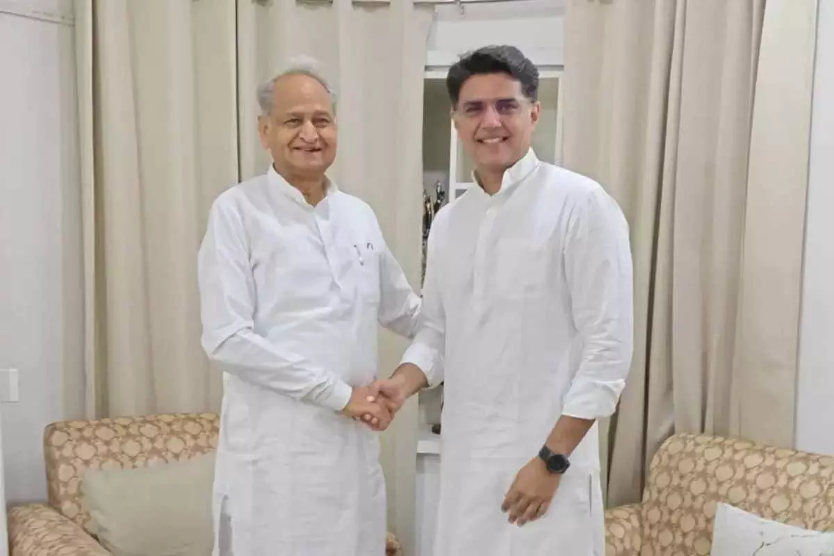 पहली बार अशोक गहलोत से मिलने घर पहुंचे सचिन पायलट, 2 घंटे चली मुलाकात