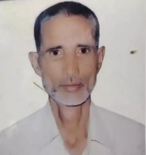 पहले मस्जिद में नमाज पढ़ी... फिर काट लिया गला पहले मस्जिद में नमाज पढ़ी... फिर काट लिया गला