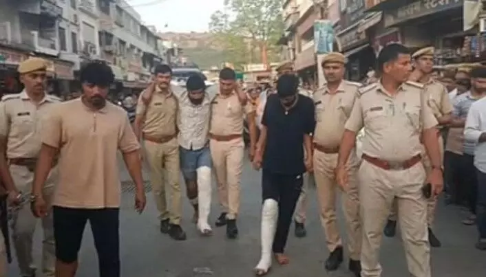 बजरी विवाद में हत्या के आरोपियों का सार्वजनिक जुलूस निकाला, शरण देने वाले भी हिरासत में बजरी विवाद में हत्या के आरोपियों का सार्वजनिक जुलूस निकाला, शरण देने वाले भी हिरासत में