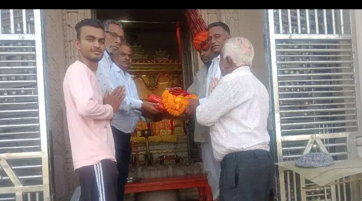 घाटारानी माताजी के ओसवाल समाज की तरफ से पोशाक चढ़ाई* घाटारानी माताजी के ओसवाल समाज की तरफ से पोशाक चढ़ाई*