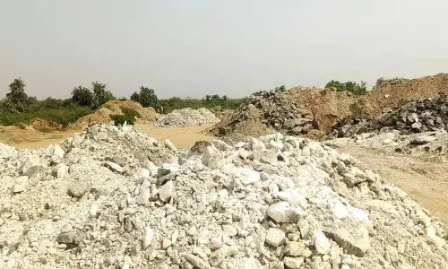 बागौर में अवैध खनन का मामला: पंचायत समिति सदस्य समेत तीन गिरफ्तार, सरपंच की तलाश जारी