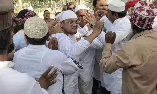 मकराना में विधायक जाकिर हुसैन और कांग्रेस नेता अजीज गहलोत में हाथापाई, मंच पर गूंजीं गालियां