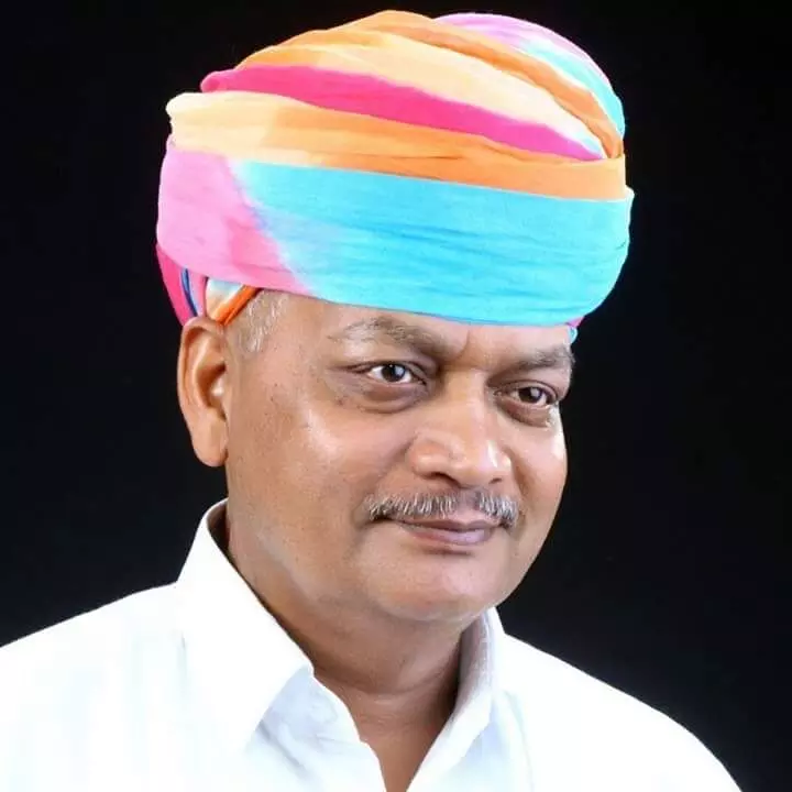 भीलवाड़ा में बेलगाम बजरी माफिया, सांसद दामोदर अग्रवाल ने किया उजागर, हादसे का शिकार होते-होते बचे भीलवाड़ा में बेलगाम बजरी माफिया, सांसद दामोदर अग्रवाल ने किया उजागर, हादसे का शिकार होते-होते बचे