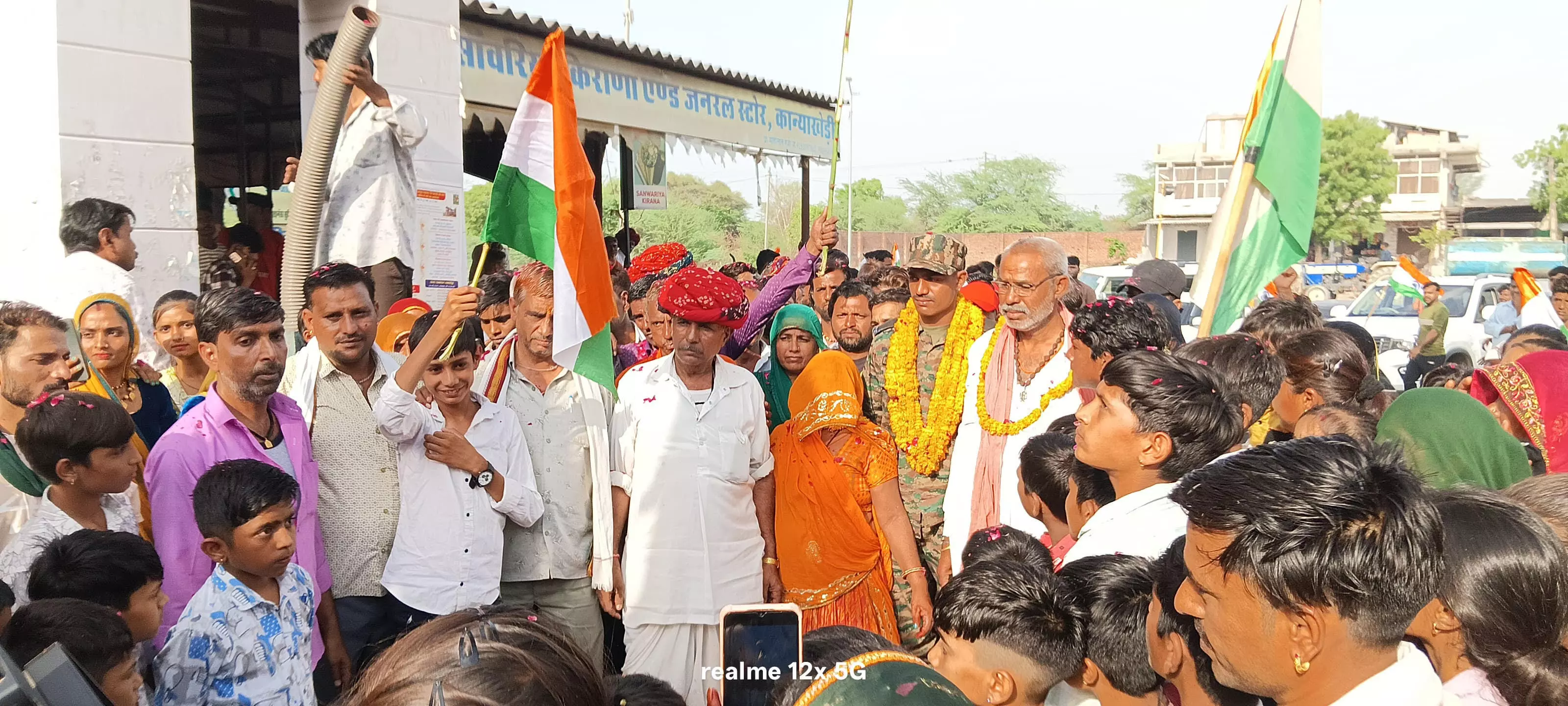 कान्याखेड़ी में फौजी रोशन लाल गुर्जर का हुआ स्वागत कान्याखेड़ी में फौजी रोशन लाल गुर्जर का हुआ स्वागत