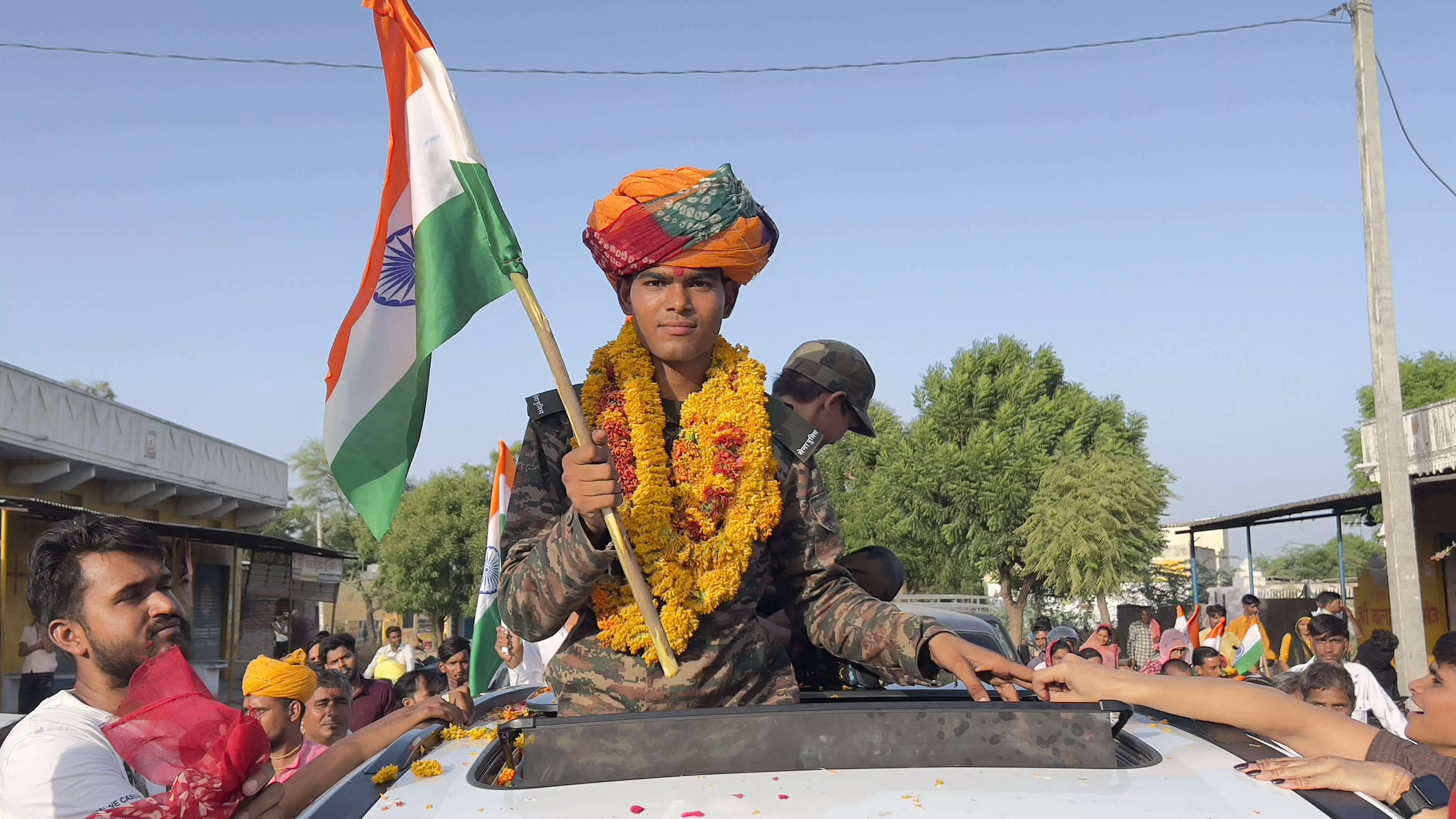रायला में फ़ौजी महावीर कुमावत का स्वागत रायला में फ़ौजी महावीर कुमावत का स्वागत