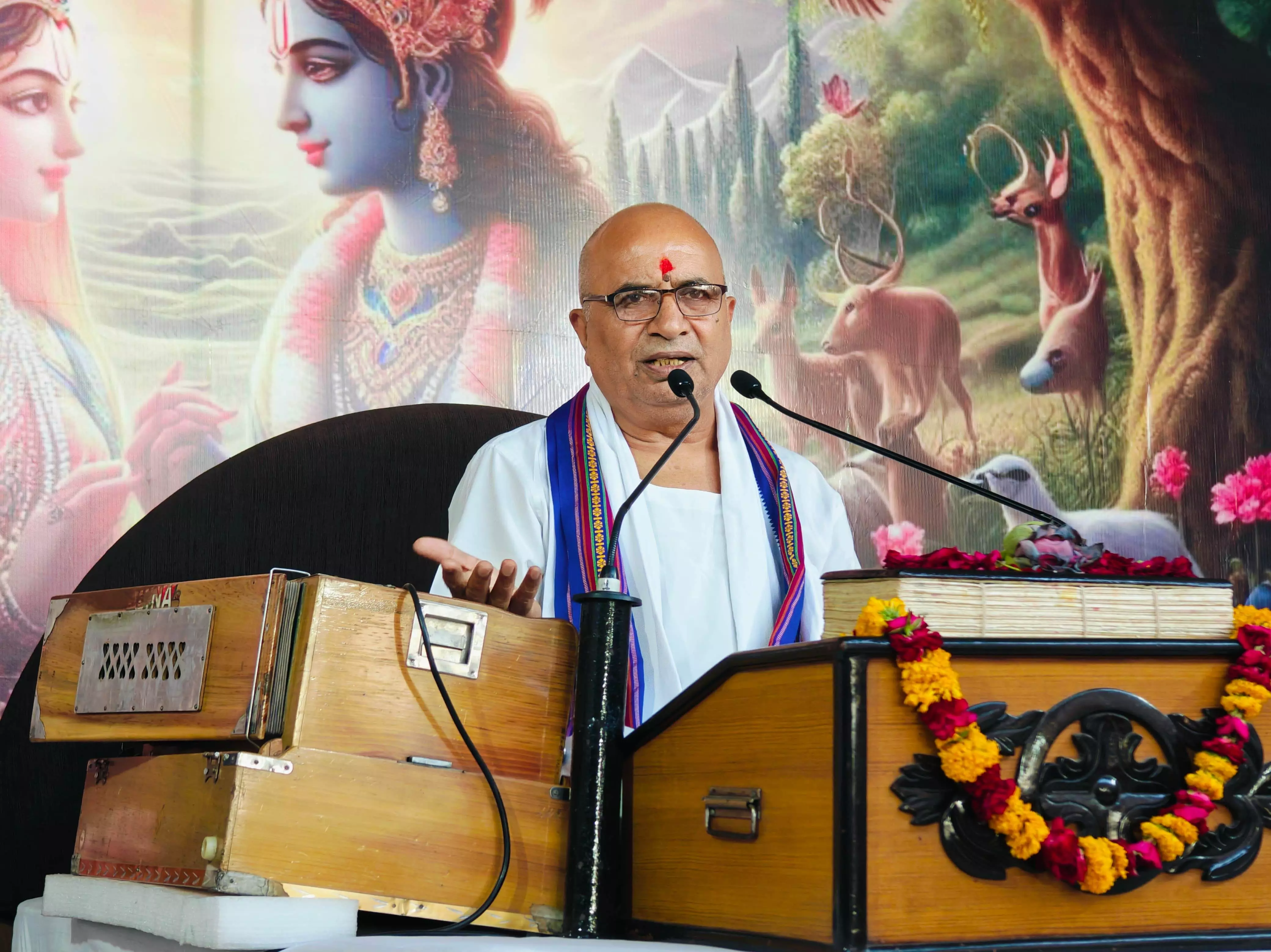 अनीति का धन संतानों की बुद्धि को बिगाड़ता है : पुष्कर दास महाराज अनीति का धन संतानों की बुद्धि को बिगाड़ता है : पुष्कर दास महाराज