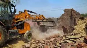 रेप के आरोपी श्रीभगवान सोनी के आश्रम पर चला बुलडोजर रेप के आरोपी श्रीभगवान सोनी के आश्रम पर चला बुलडोजर