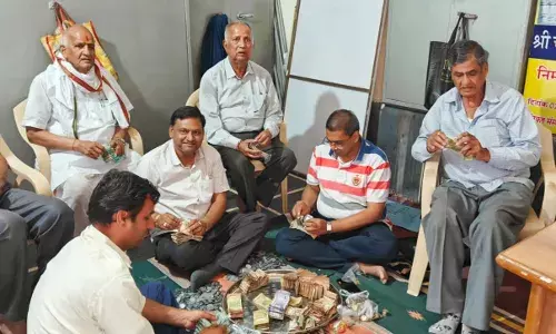 चारभुजा बड़ा मंदिर के दान पात्र से निकले 77 हजार 209 रुपए