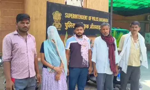 पंचों ने दंपति को समाज से क‍िया बेदखल , लगाया लाखों का जुर्माना : पीड़ित परिवार ने लगाई पुलिस से गुहार