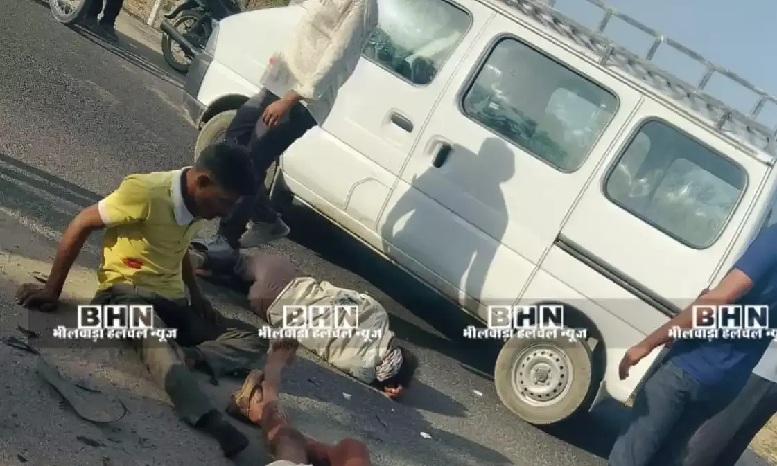 सड़क हादसे में एक की मौत, महिला समेत तीन घायल सड़क हादसे में एक की मौत, महिला समेत तीन घायल