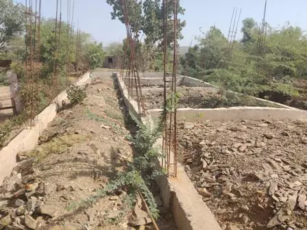 शक्करगढ़ में सरकारी स्कूल में कमरों का निर्माण लटका, ग्रामीणों में आक्रोश शक्करगढ़ में सरकारी स्कूल में कमरों का निर्माण लटका, ग्रामीणों में आक्रोश