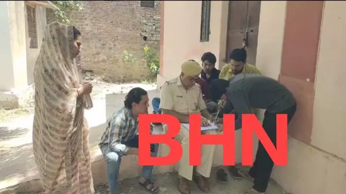 छात्रा ने फांसी लगाकर दी जान, कारणों की पुलिस कर रही है जांच छात्रा ने फांसी लगाकर दी जान, कारणों की पुलिस कर रही है जांच