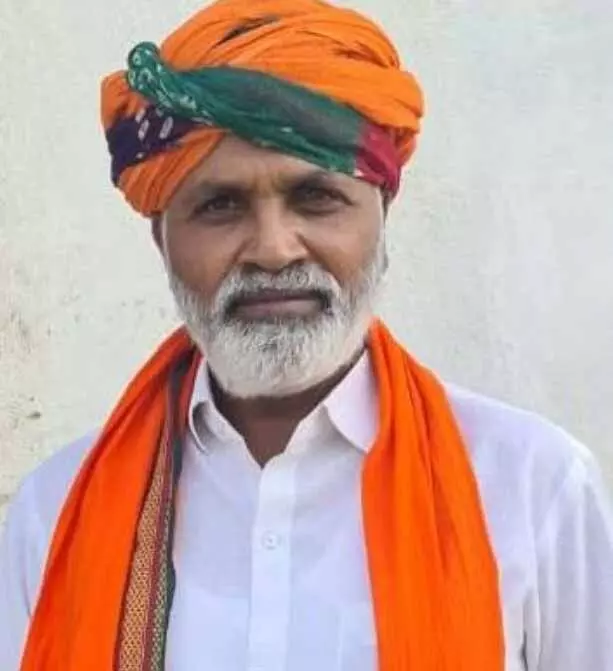 सहाड़ा विधायक पीतलिया का अवैध बजरी खनन पर फूटा गुस्सा, अधिकारियों पर लगाए गंभीर आरोप, धरने पर बैठने की दी चेतावनी सहाड़ा विधायक पीतलिया का अवैध बजरी खनन पर फूटा गुस्सा, अधिकारियों पर लगाए गंभीर आरोप, धरने पर बैठने की दी चेतावनी