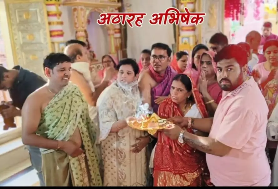 धनोप में श्री शीतलनाथ जैन श्वेतांबर मंदिर में धूमधाम से ध्वजा चढ़ाई