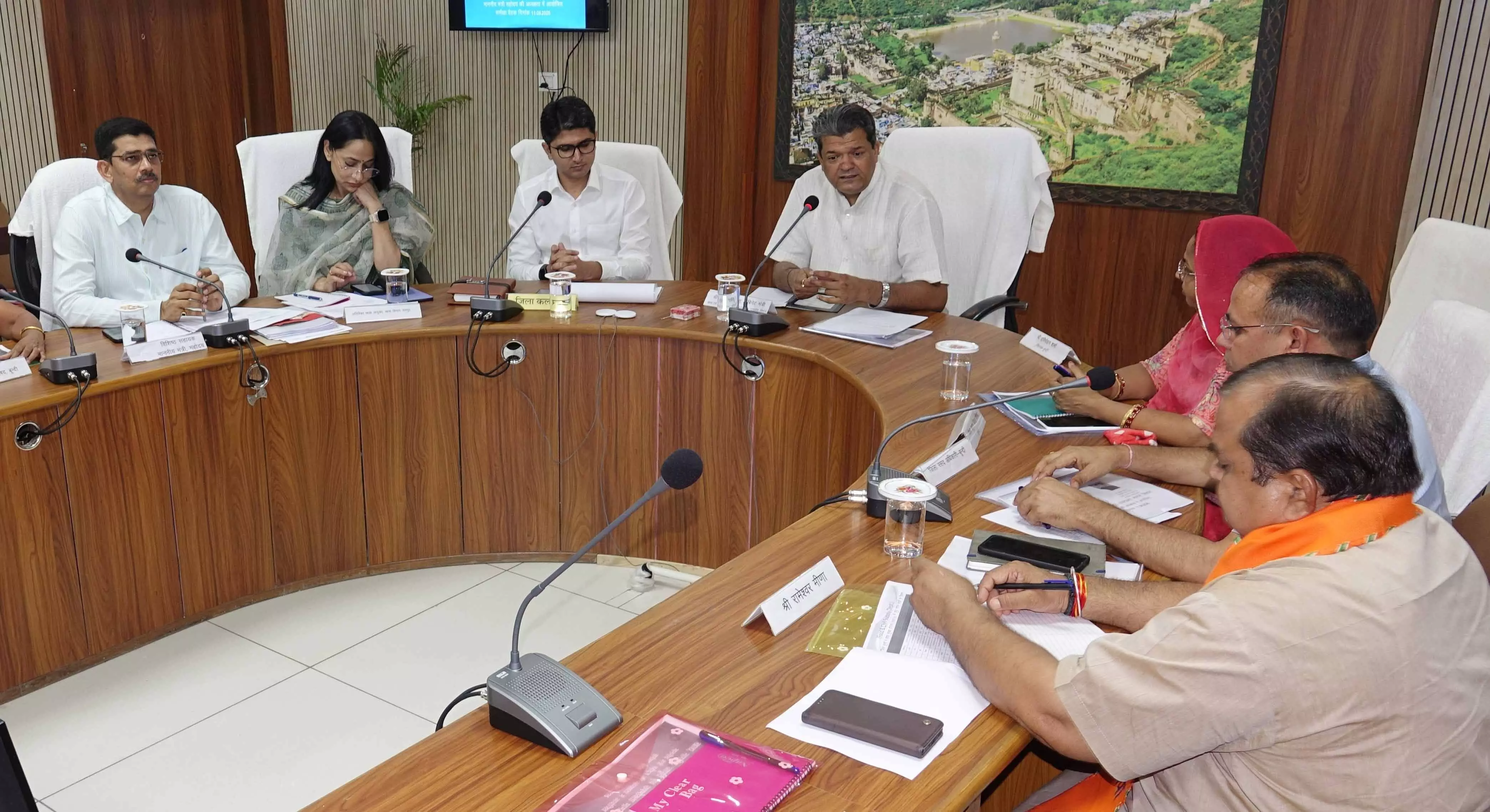 खाद्य सुरक्षा योजना में पात्र वंचित को जोड़ने के लिए जिला स्‍तरीय अभियान चलायें - मंत्री गोदारा