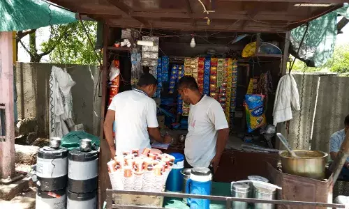 तंबाकू विक्रेताओं पर की कार्रवाई, काटे 51 चालान, 2.60 हजार रुपये की वसूली जुर्माना राशि