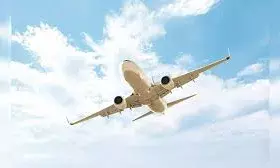 एअर इंडिया विमान हादसे के बाद टाटा समूह के शेयर टूटे, इंडिगो व स्पाइसजेट भी कमजोर