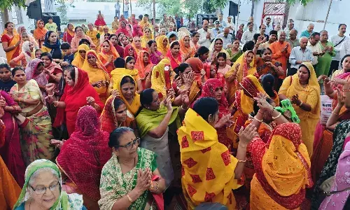 धूमधाम से मनाया कृष्ण जन्मोत्सव